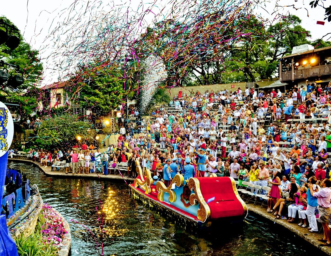 texas_cavaliers_river_parade_sm